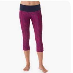 Brooks greenlight fuschia geometric shape Capri workout pants